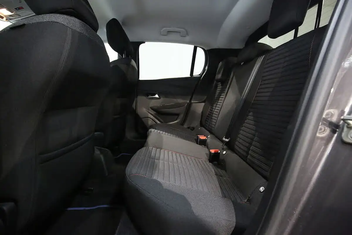 2022-peugeot-208-15-bluehdi-active-premium-big-17