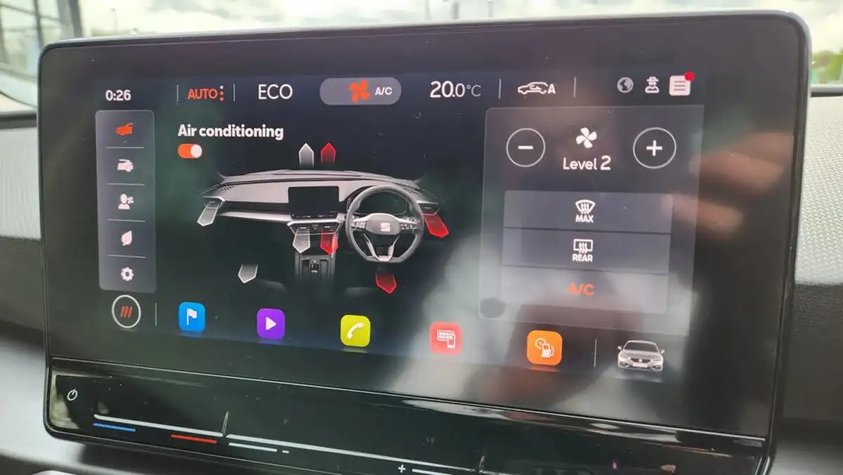 2021-seat-leon-14-e-hybrid-fr-hatchback-big-18