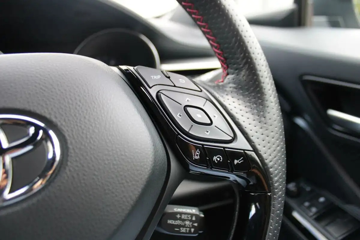2021-toyota-c-hr-20-vvt-i-gr-sport-big-28
