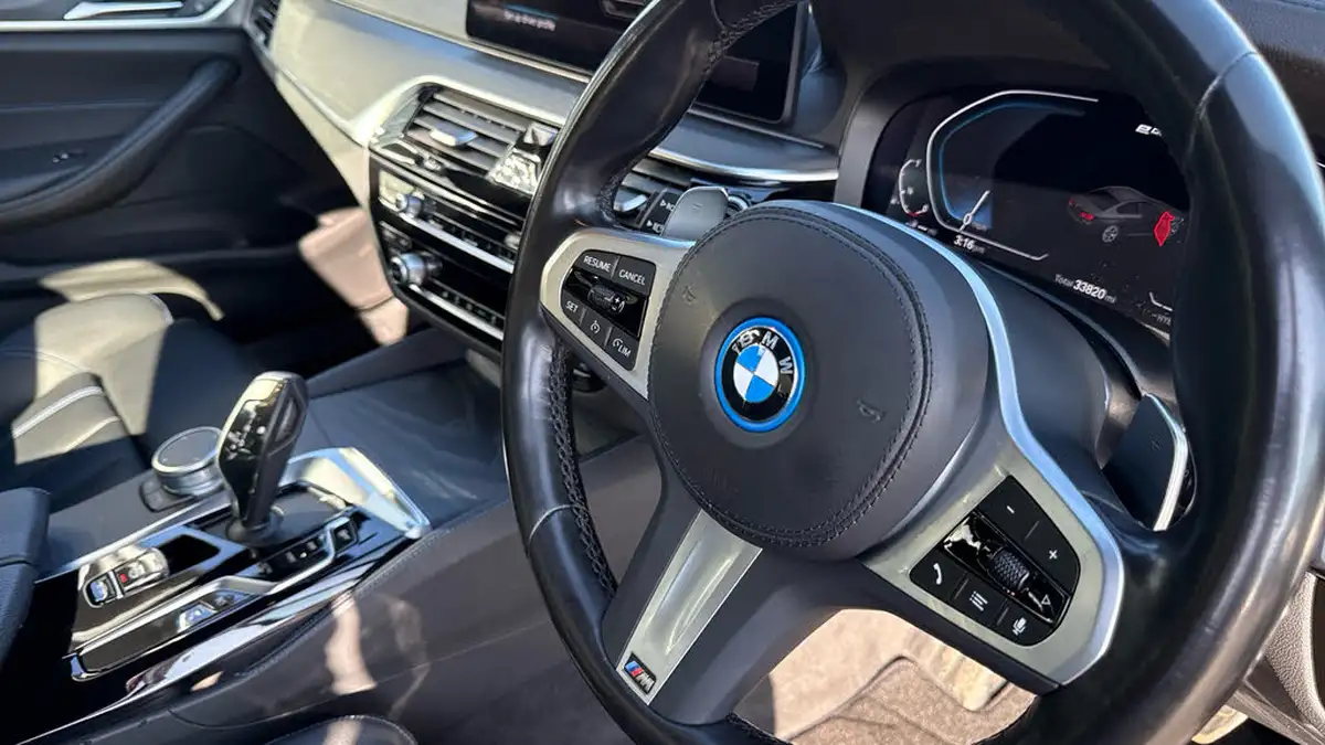 2022-bmw-5-series-20-530e-m-sport-saloon-4d-big-22