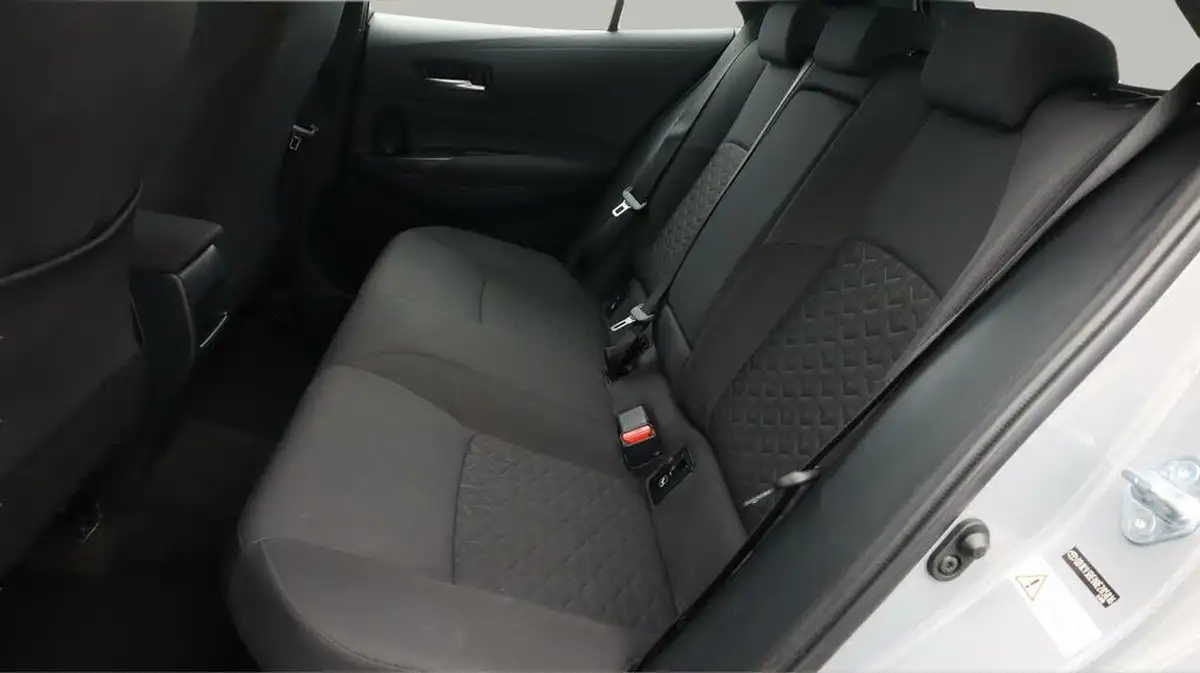 2022-toyota-corolla-18-vvt-i-icon-120bhp-trk-hatchback-5d-big-16