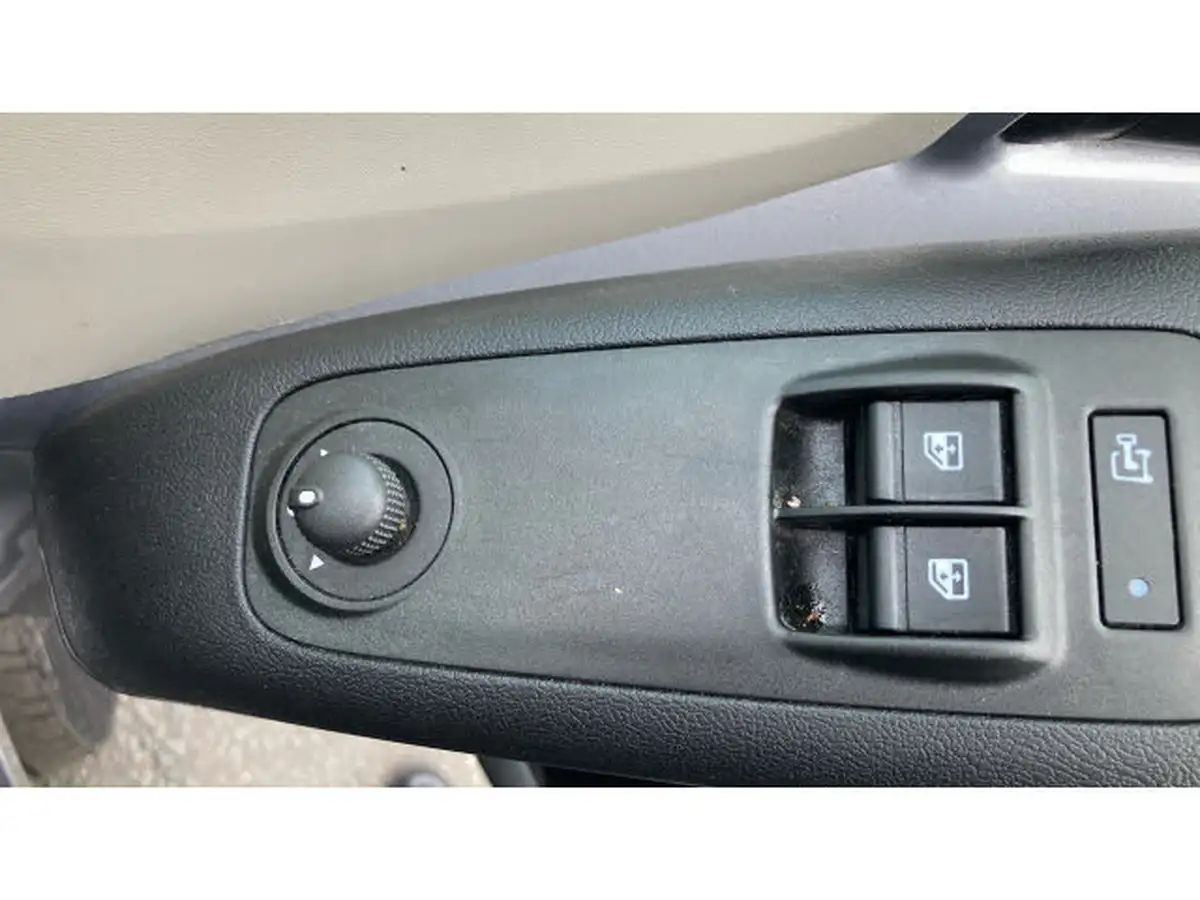 2023-peugeot-boxer-22-bluehdi-professional-premium-335-l3h2-panel-big-33