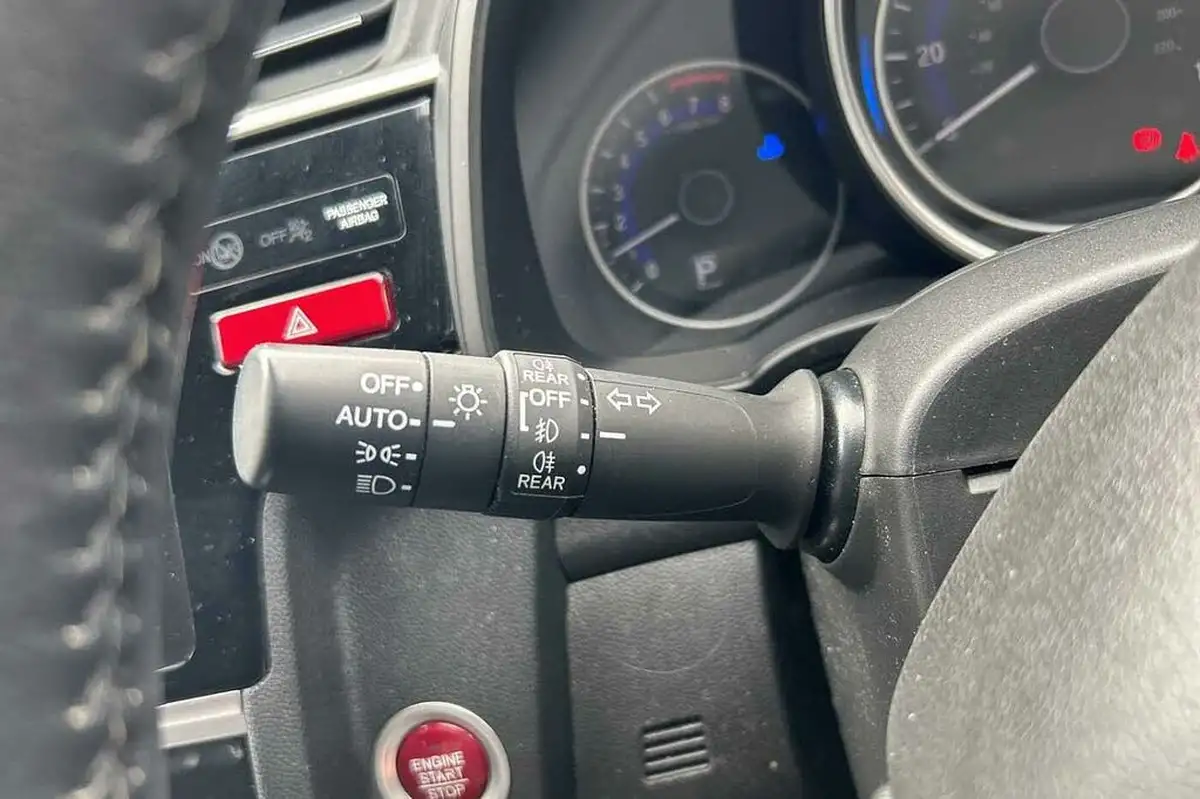 2017-honda-jazz-13-i-vtec-ex-cvt-big-28