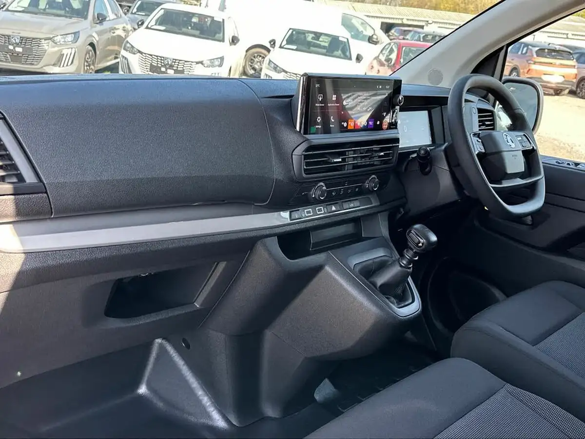 2022-vauxhall-vivaro-15td-2900-l2h1-dynamic-big-6