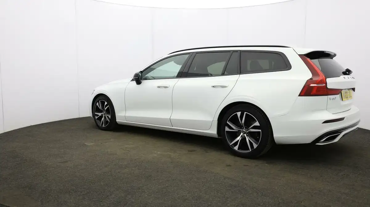 2022-volvo-v60-20-b3-r-design-161bhp-big-4