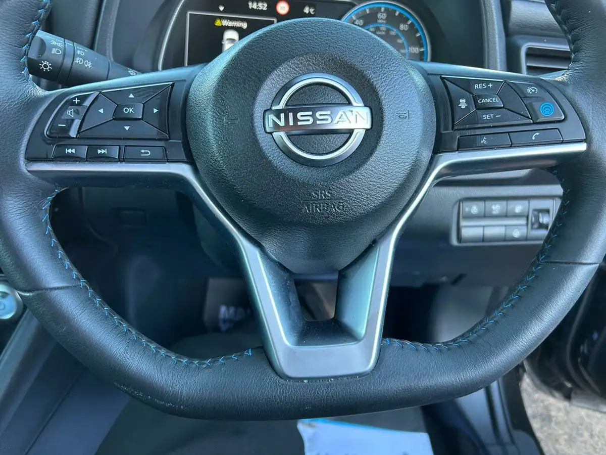 2023-nissan-leaf-e-tekna-39kwh-big-42