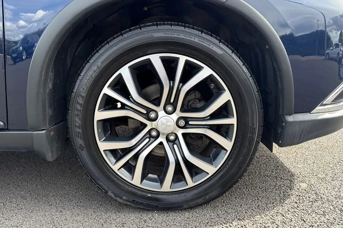 2017-mitsubishi-outlander-22di-d-4-auto-big-9