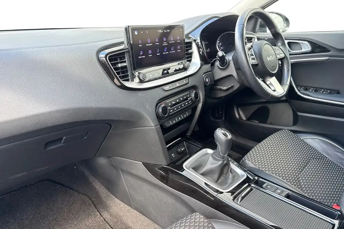 2023-kia-xceed-15-t-gdi-3-158bhp-big-14