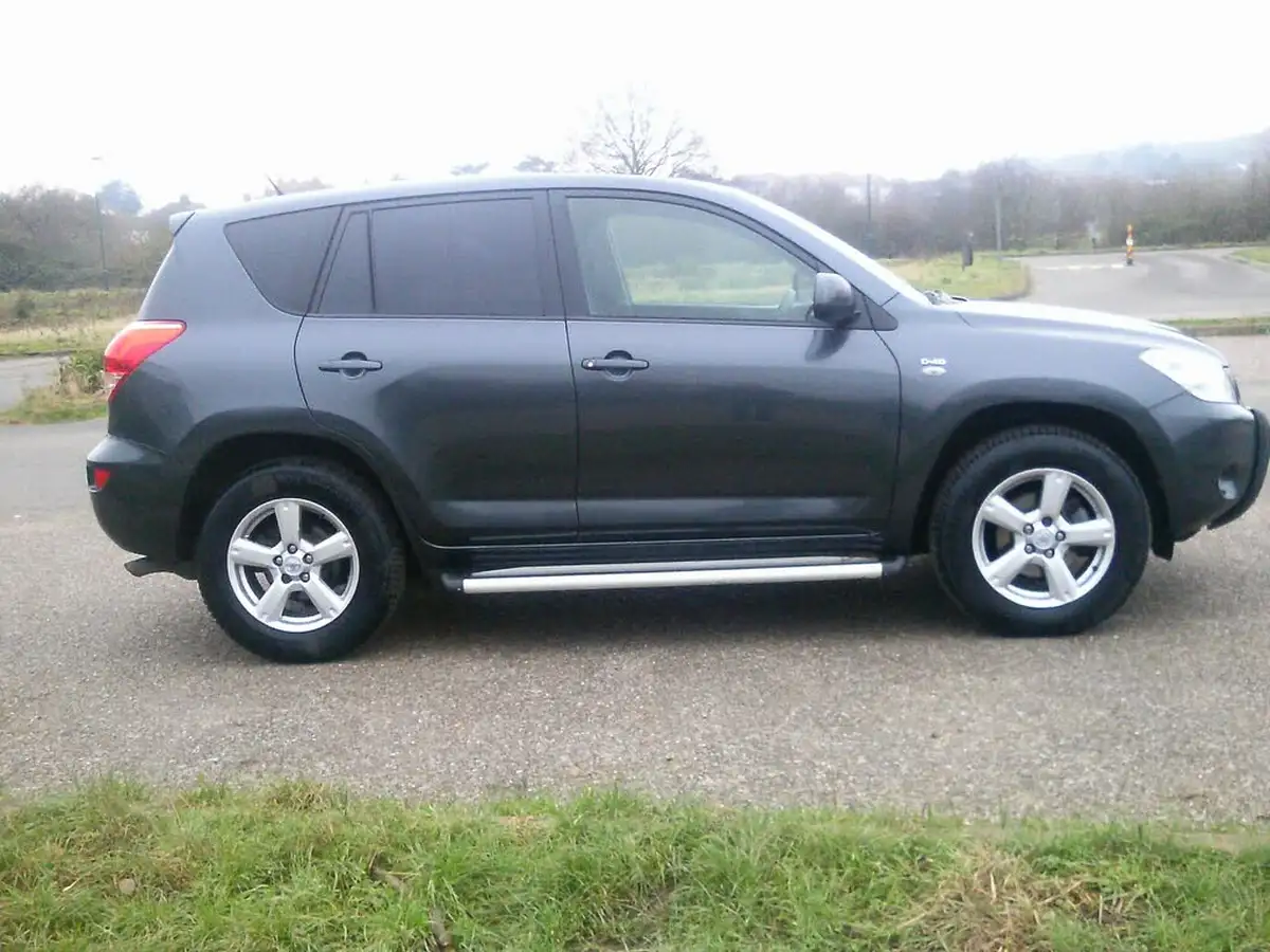 2007-toyota-rav4-22td-xt-r-big-10