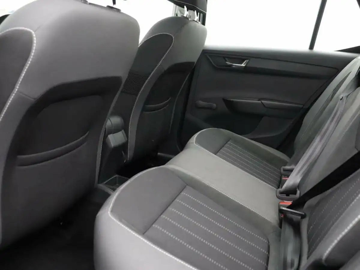 2019-skoda-fabia-10-tsi-se-l-109ps-hatchback-dsg-big-8