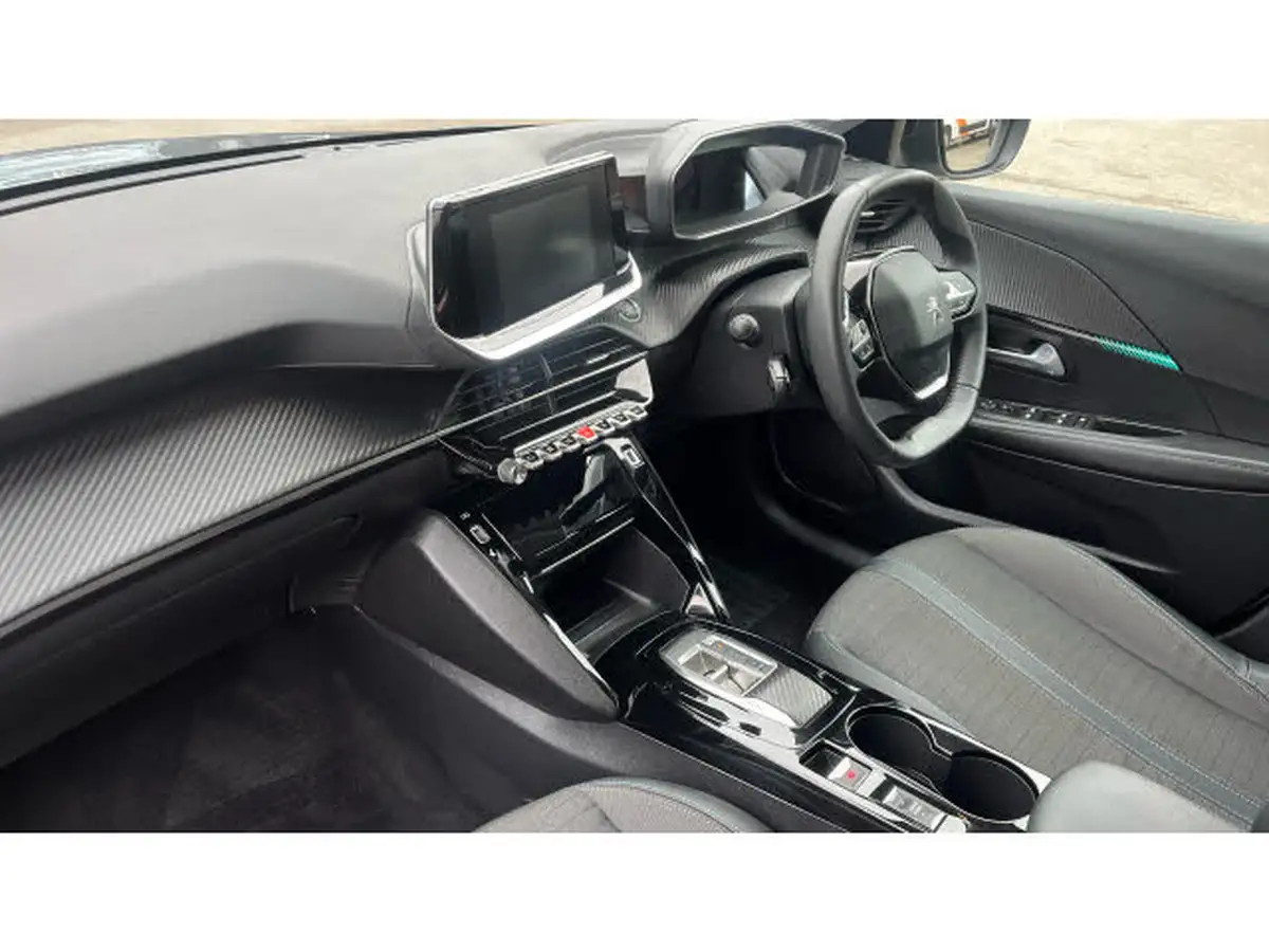 2022-peugeot-208-e-allure-premium-big-8