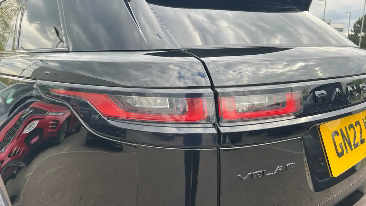 2022-land-rover-range-rover-velar-20-d200-velar-edition-big-18