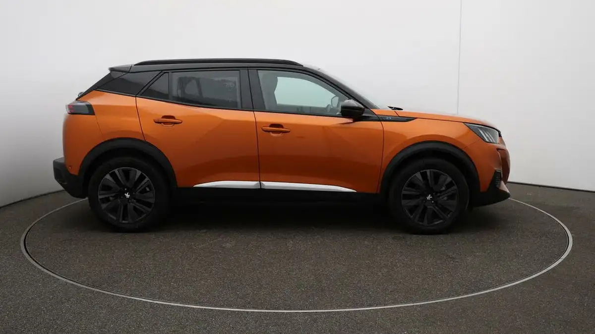 2022-peugeot-2008-suv-e-gt-premium-big-43