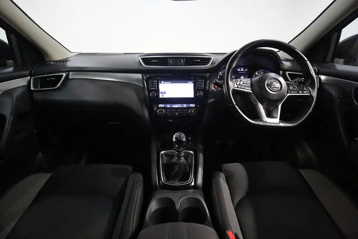 2018-nissan-qashqai-12-dig-t-n-connecta-big-22