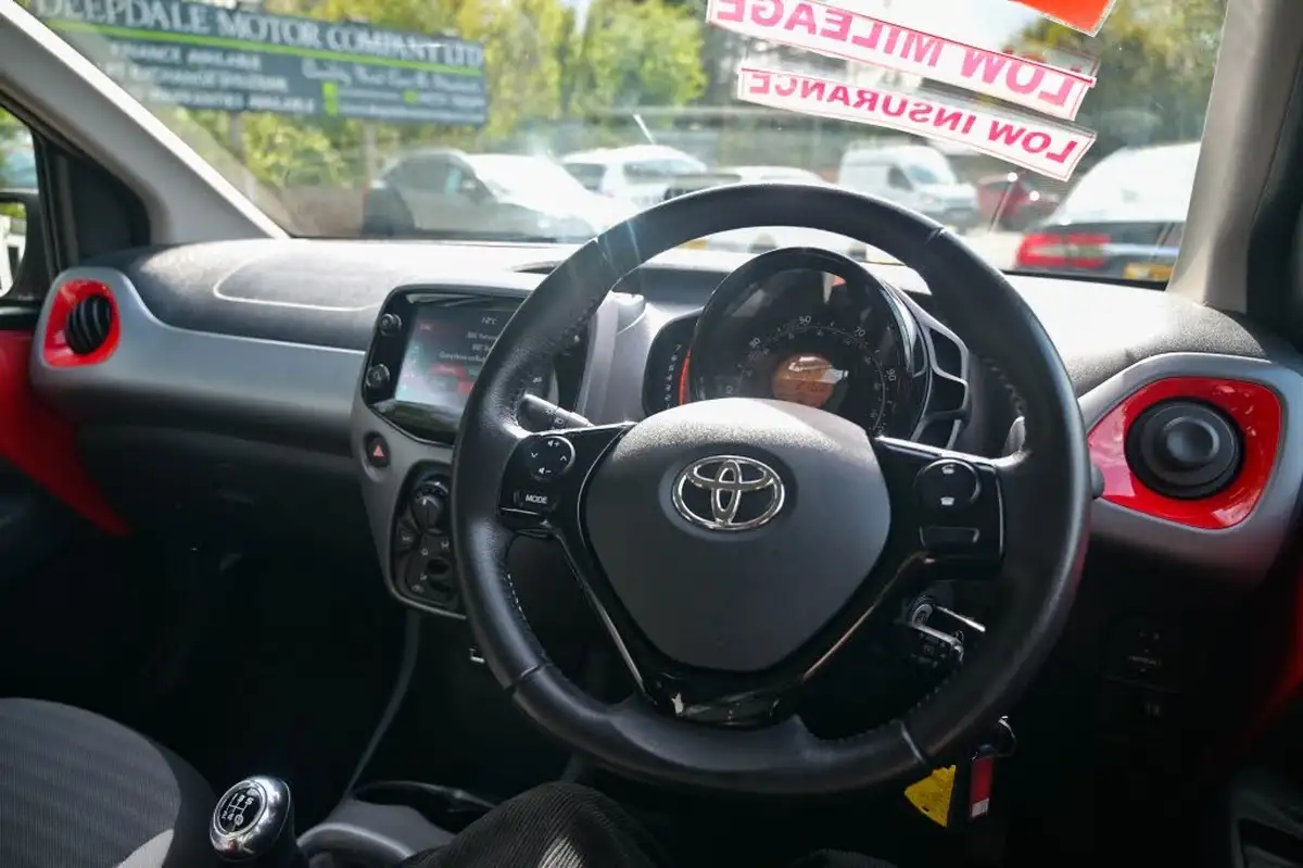 2020-toyota-aygo-10-vvt-i-x-play-big-22