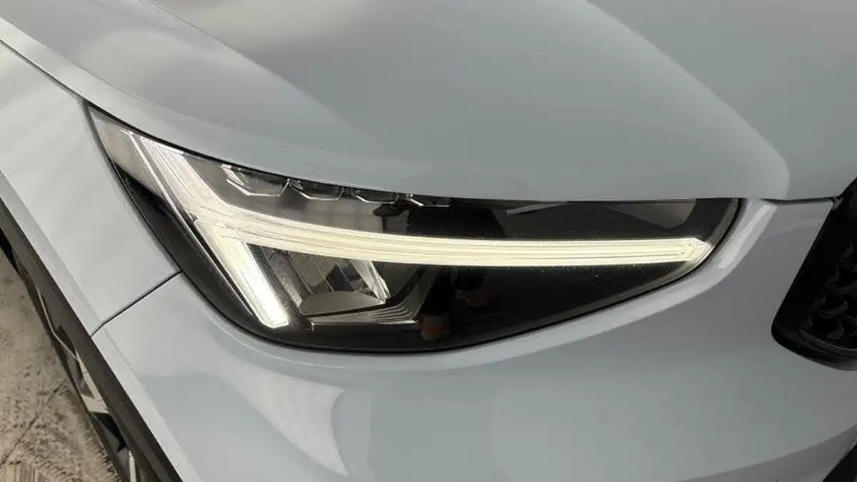 2024-volvo-xc40-20-b4-plus-big-36