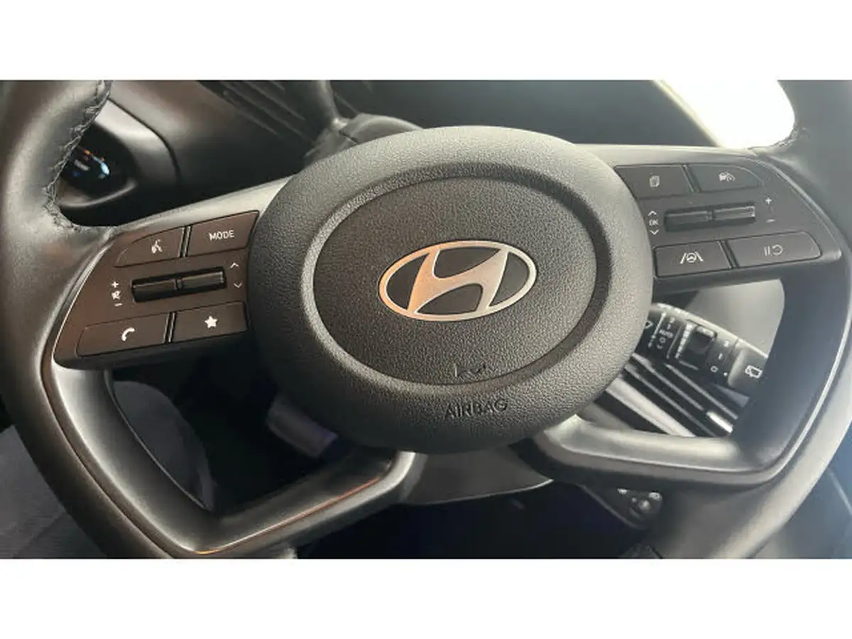 2024-hyundai-i20-10-t-gdi-premium-dct-big-30