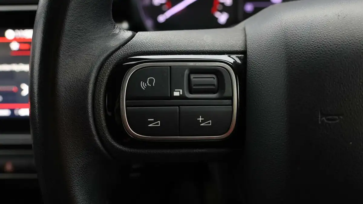 2018-citroen-c3-12-puretech-flair-82ps-big-21
