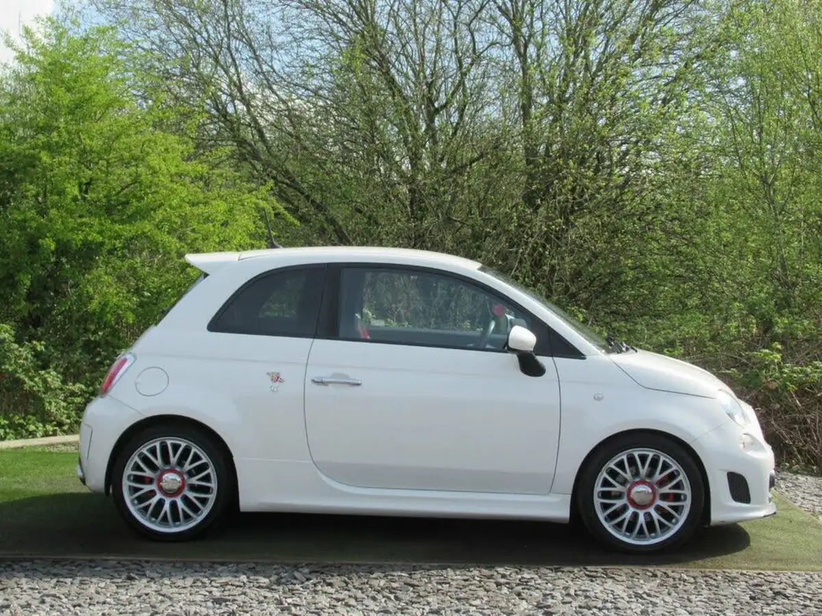 2015-abarth-500-14-tjet-595-turismo-160bhp-big-2