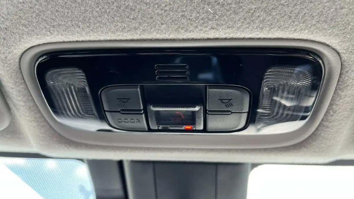 2021-toyota-yaris-15-vvt-i-design-big-48
