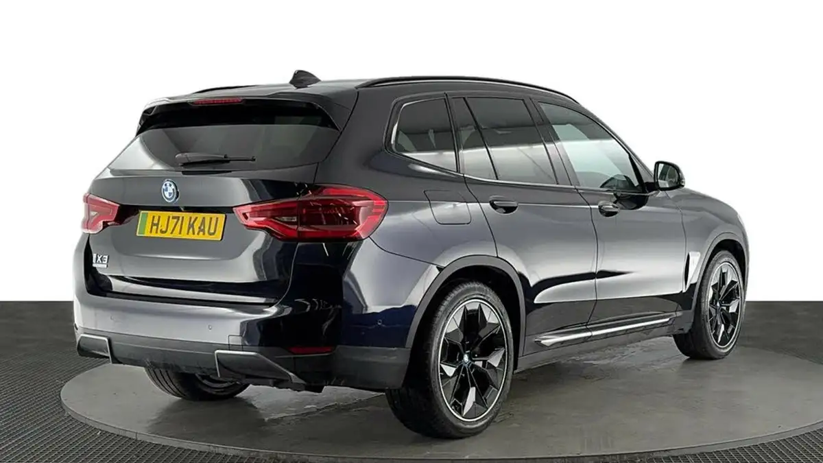 2021-bmw-ix3-e-premier-edition-big-3