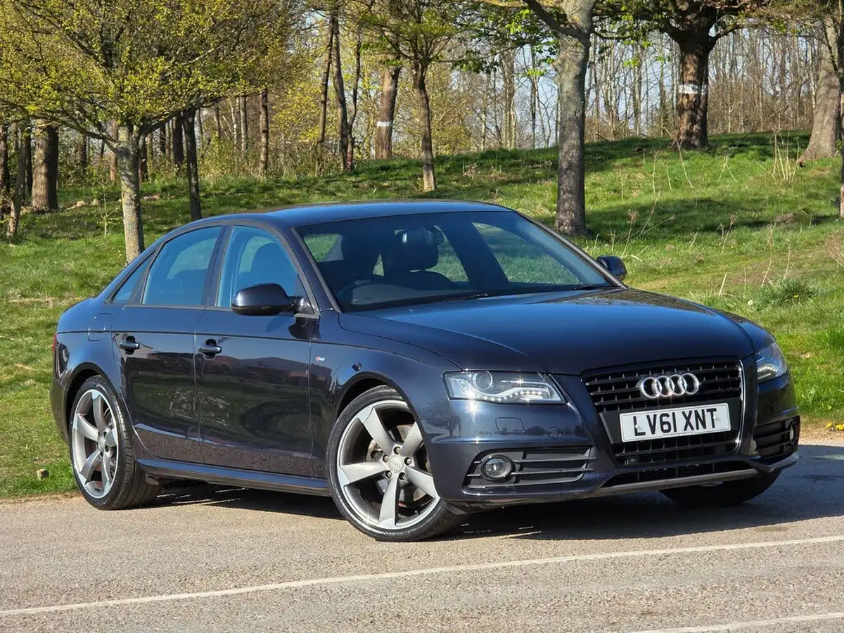 2012-audi-a4-18-black-edition-fsi-160ps-big-0