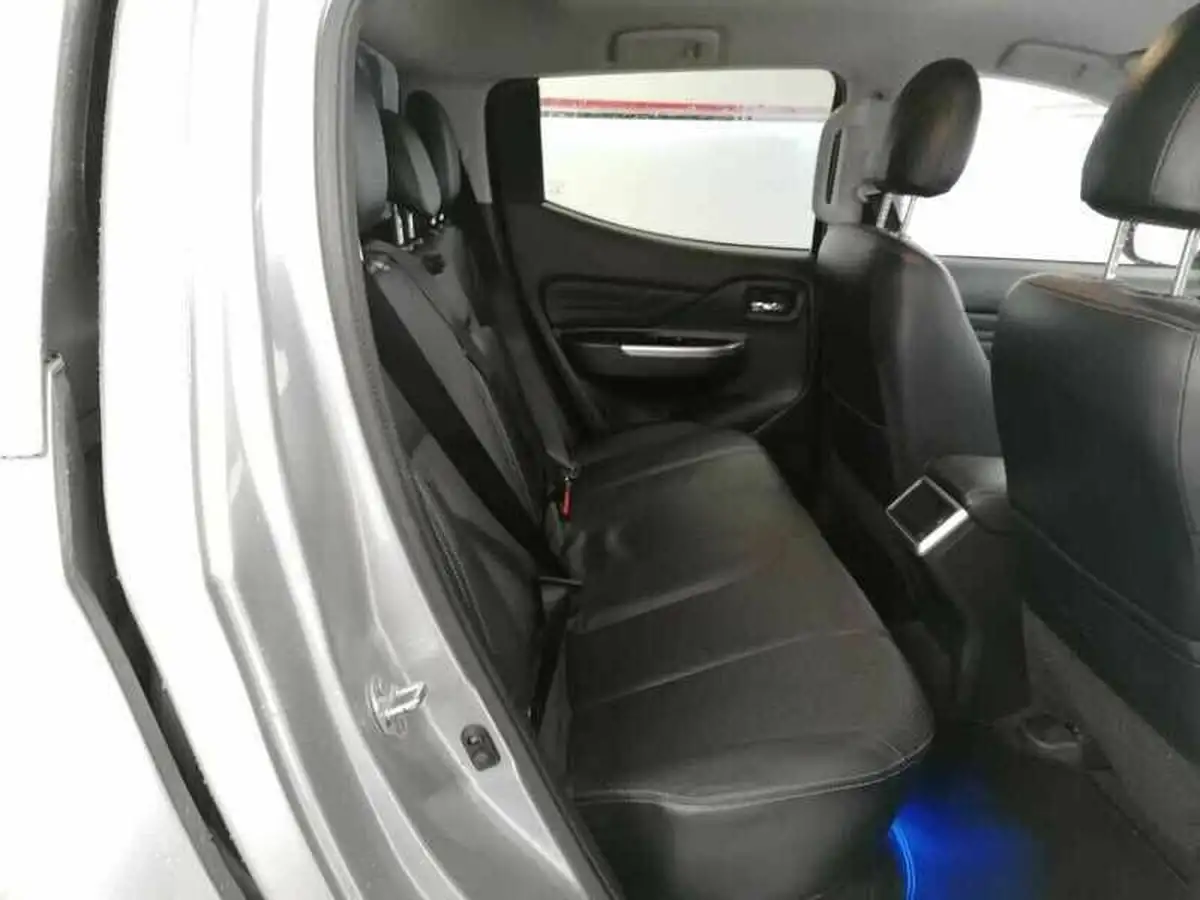 2020-mitsubishi-l200-22di-d-barbarian-big-10