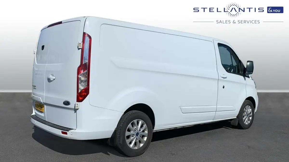 2023-ford-transit-custom-big-2