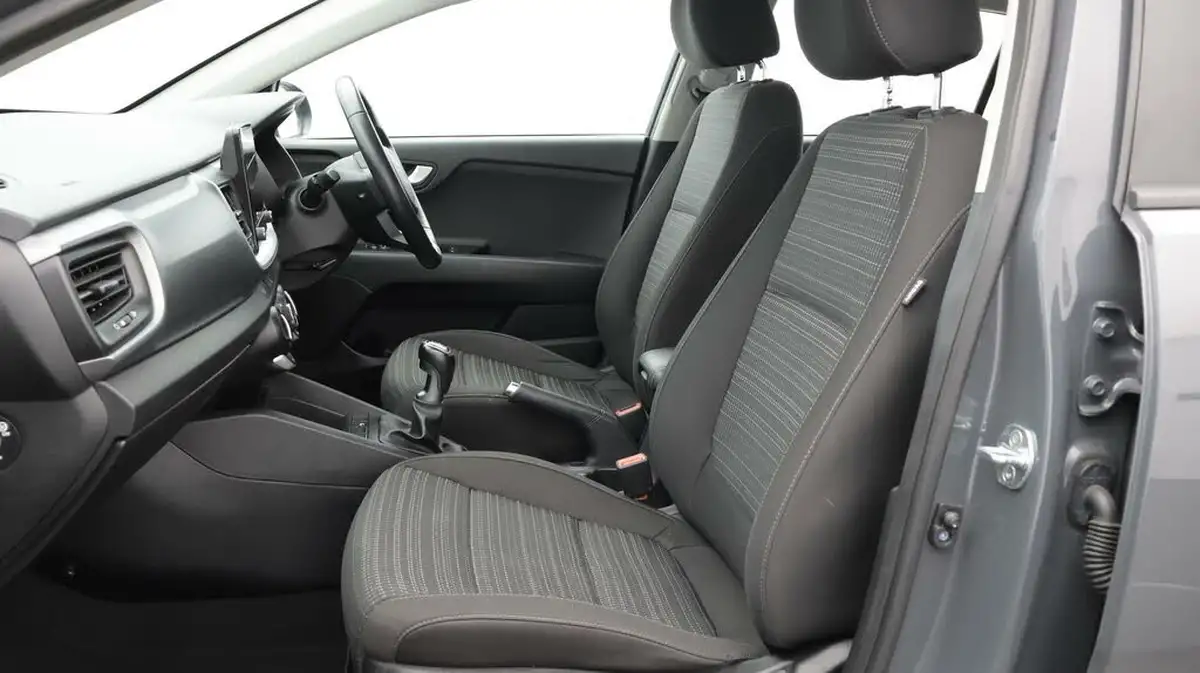 2022-kia-stonic-10-t-gdi-2-big-14