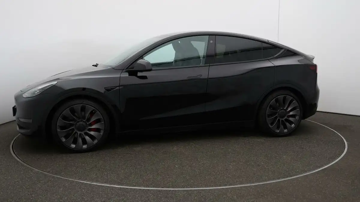 2023-tesla-model-y-e-performance-big-58