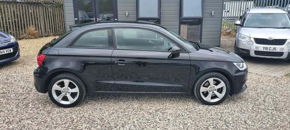 2016-audi-a1-14-tfsi-sport-hatchback-3d-big-6