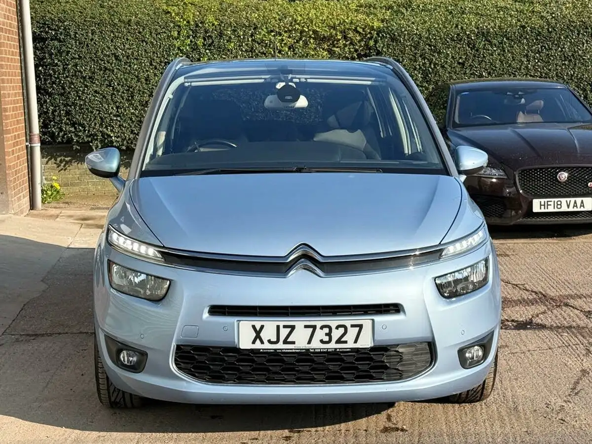 2015-citroen-grand-c4-picasso-16bluehdi-exclusive-eat6-big-10