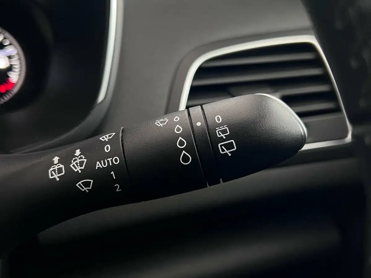 2016-renault-megane-15dci-dynamique-s-nav-hatchback-big-23