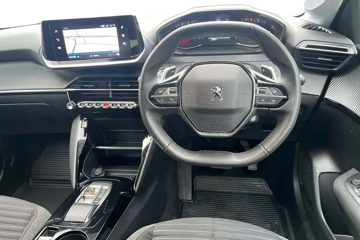 2023-peugeot-208-12-puretech-active-premium-100ps-eat8-big-11