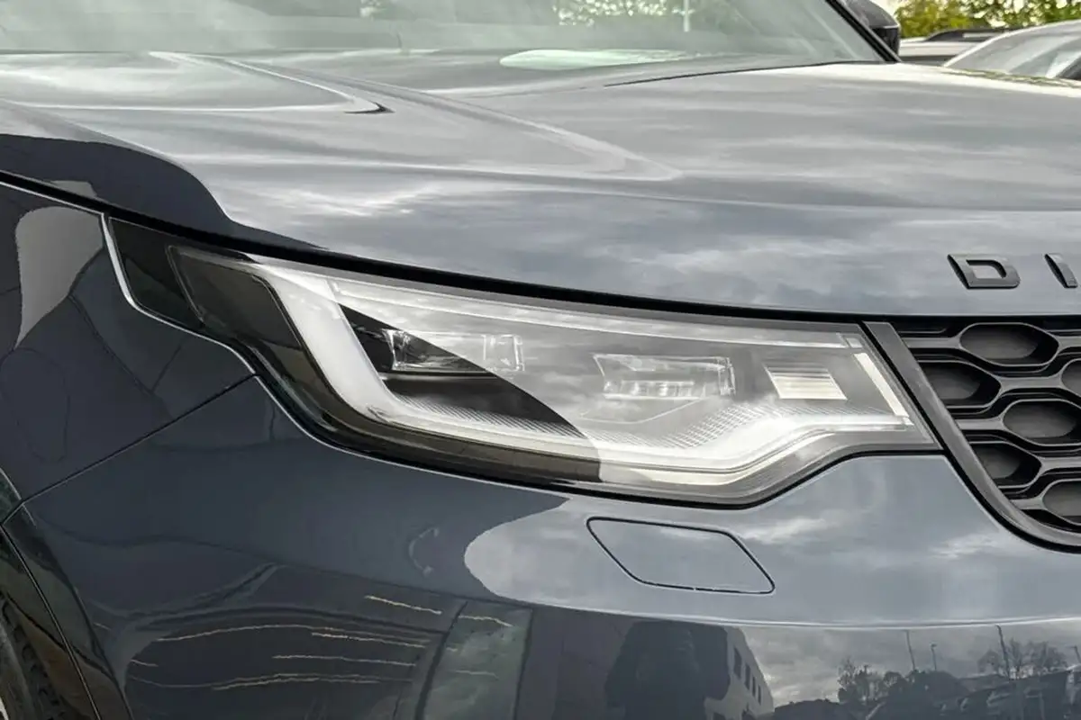 2024-land-rover-discovery-30-d300-dynamic-hse-big-17