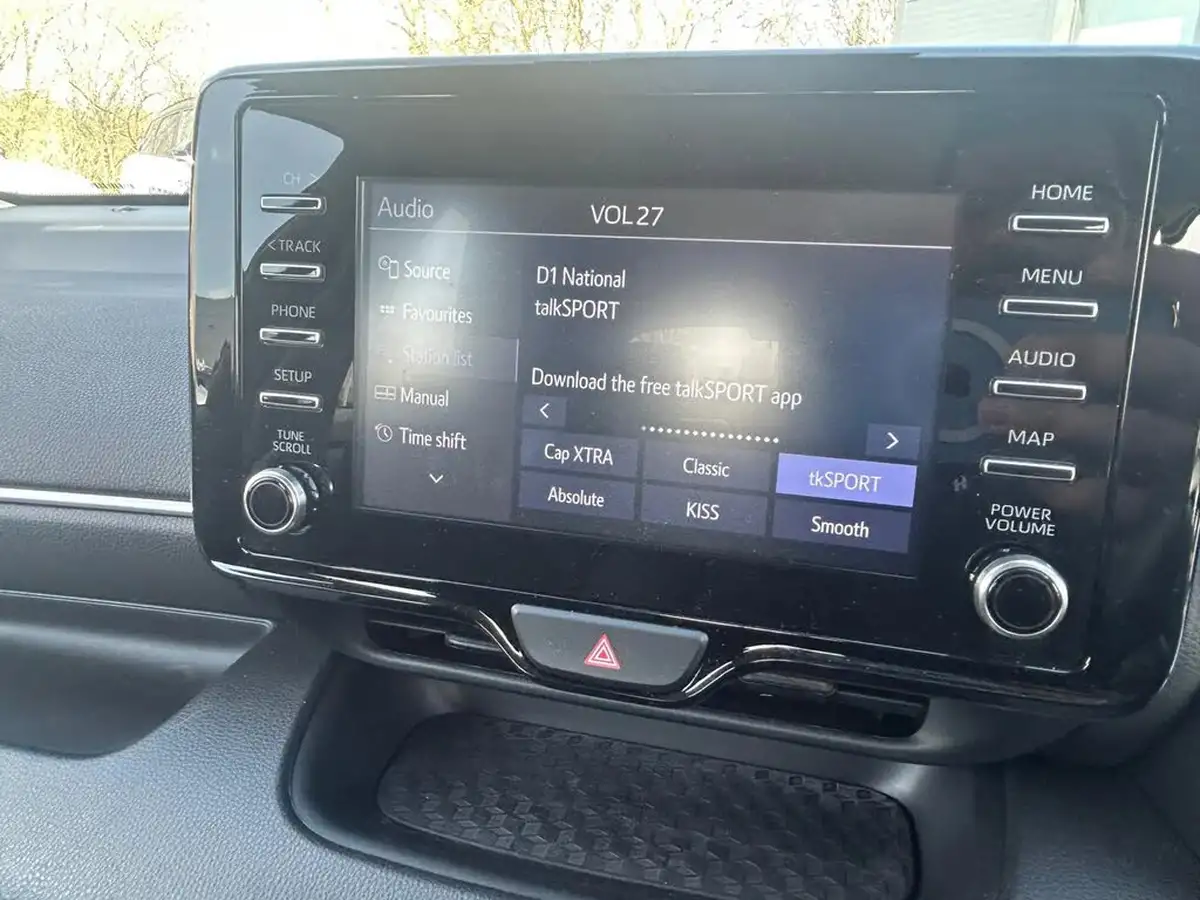 2022-toyota-yaris-15-vvt-i-icon-big-15