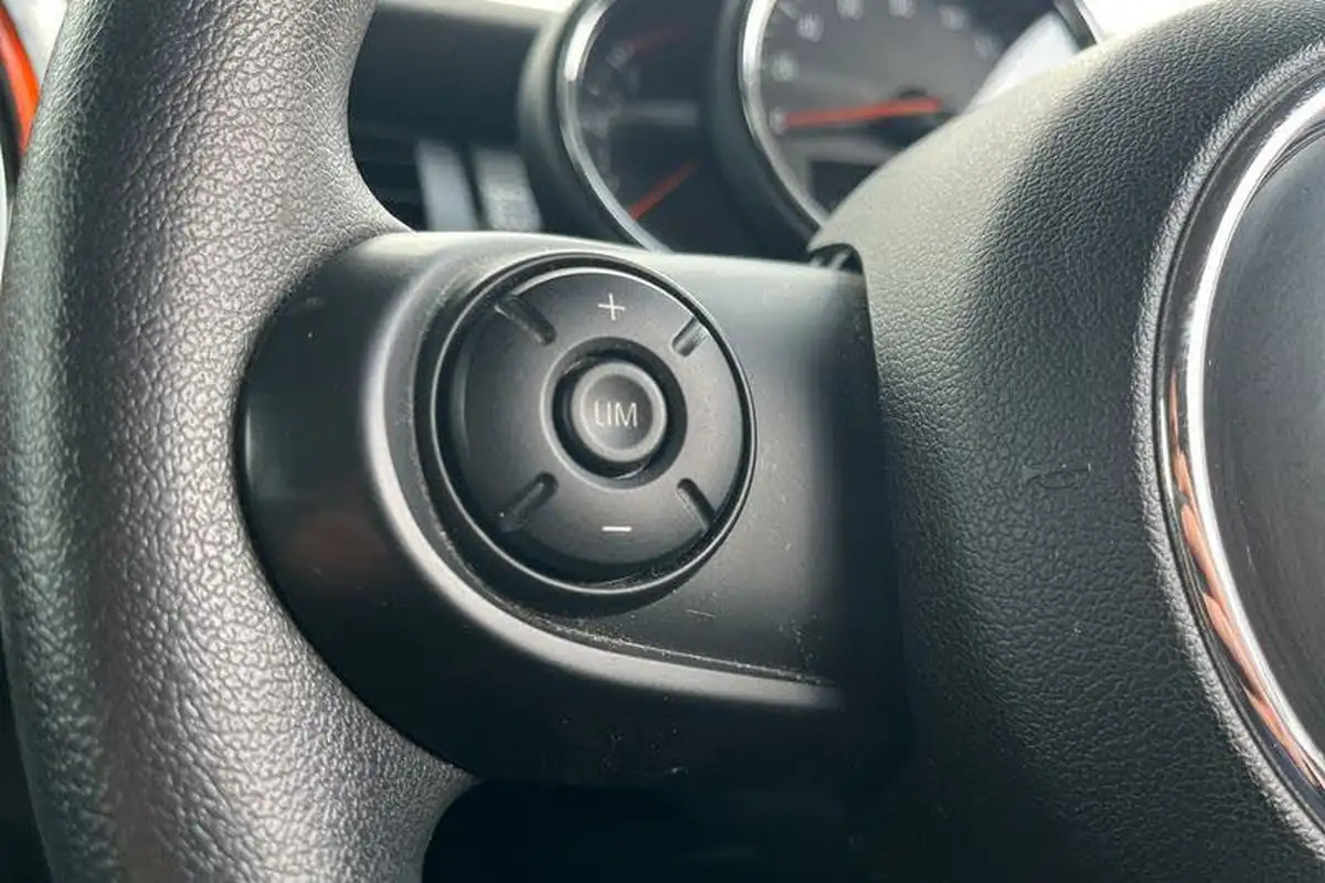 2018-mini-cooper-15-cooper-series-ii-ss-hatchback-5d-big-36