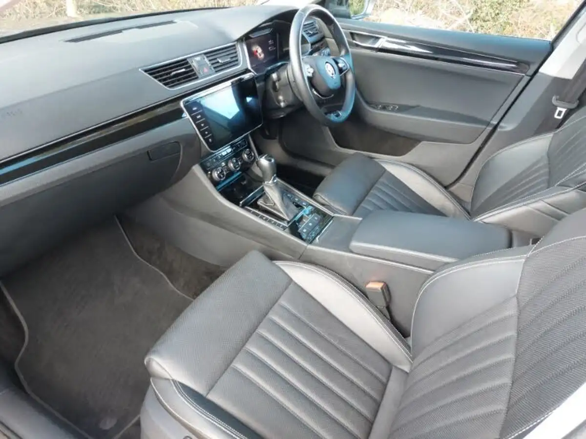 2022-skoda-superb-20tdi-laurin-klement-hatchback-big-4