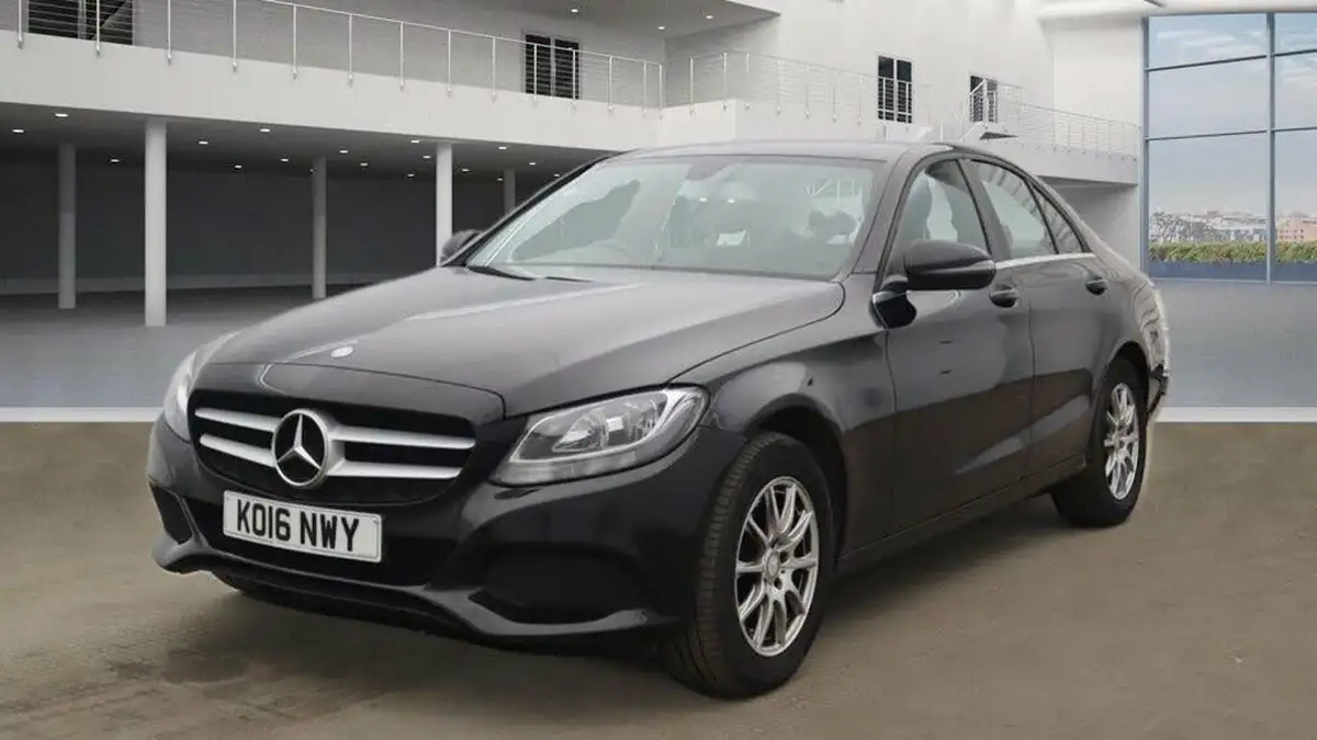 2016-mercedes-benz-c-class-20-c200-se-ss-saloon-4d-big-5