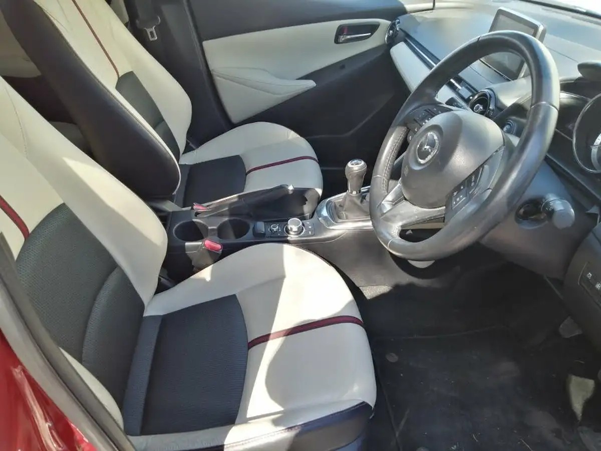 2016-mazda-mazda2-15-sport-nav-115ps-big-6