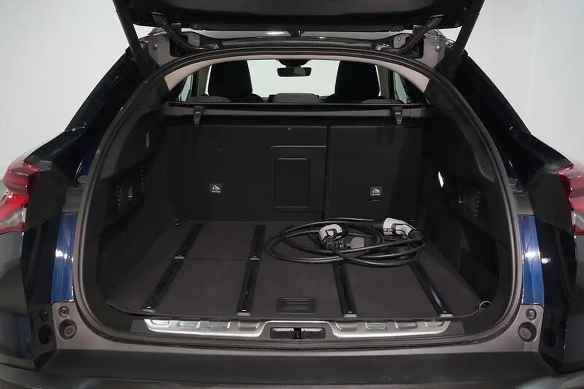 2024-citroen-c5-x-16-puretech-hypnos-big-13