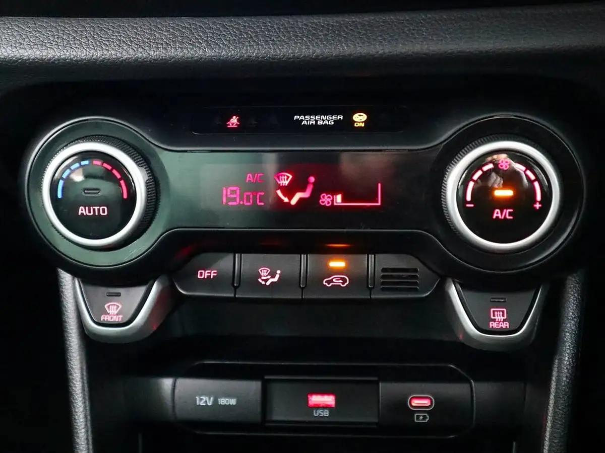 2024-kia-picanto-12-shadow-auto-seq-big-33