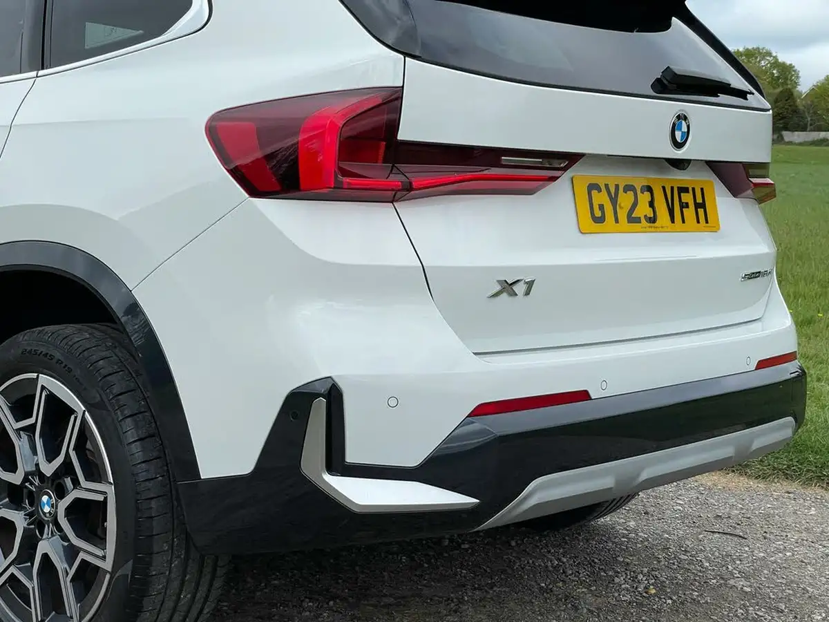 2023-bmw-x1-20td-sdrive18d-xline-big-10