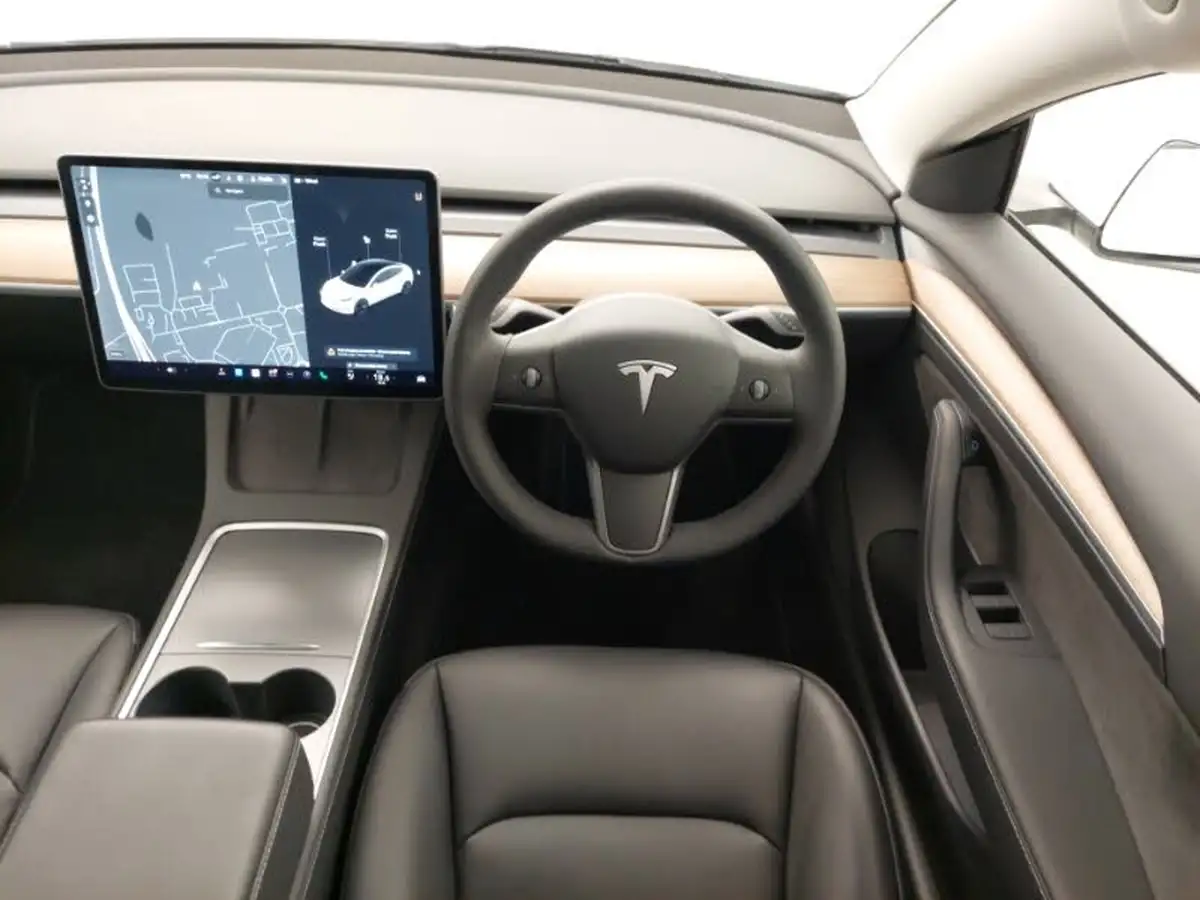 2021-tesla-model-3-e-long-range-awd-big-6