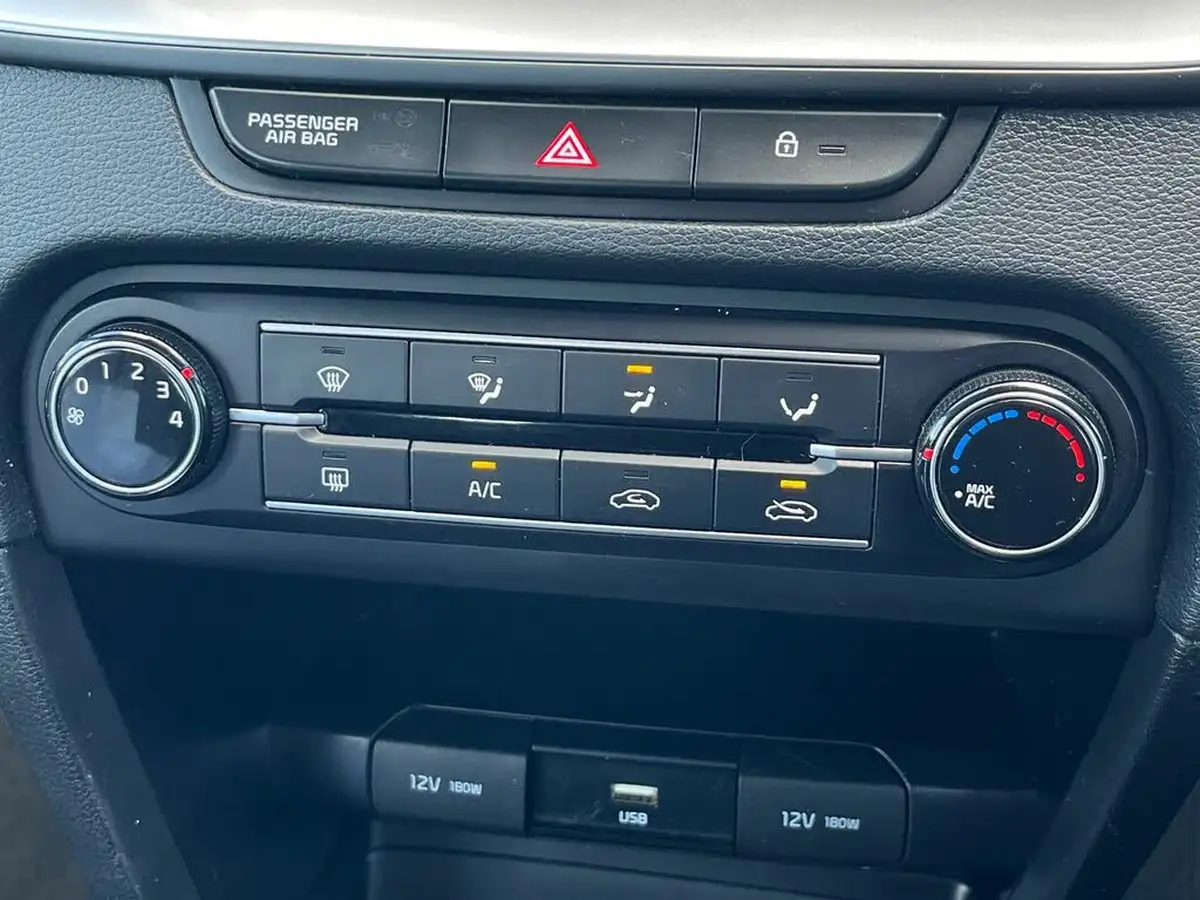 2022-kia-xceed-10-t-gdi-2-big-18