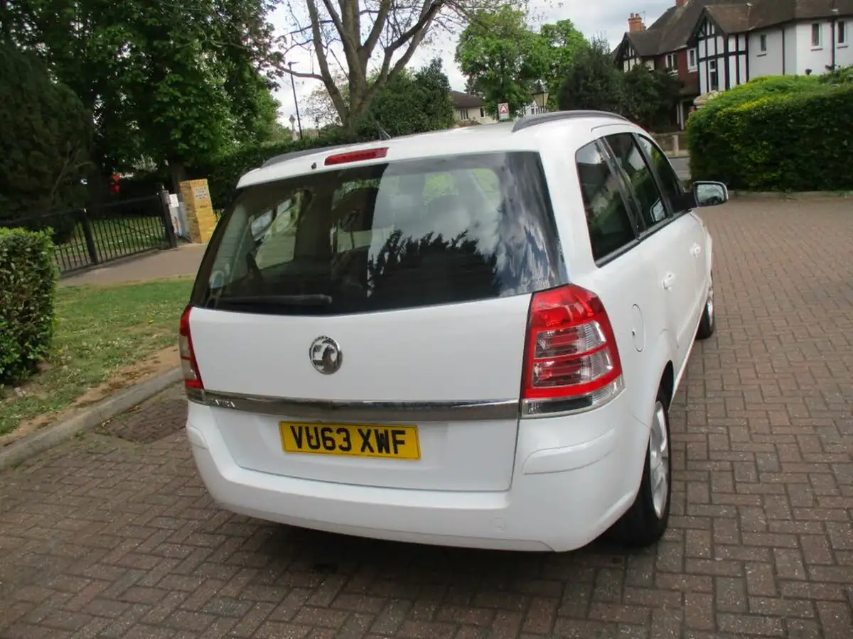 2013-vauxhall-zafira-16-exclusiv-big-7