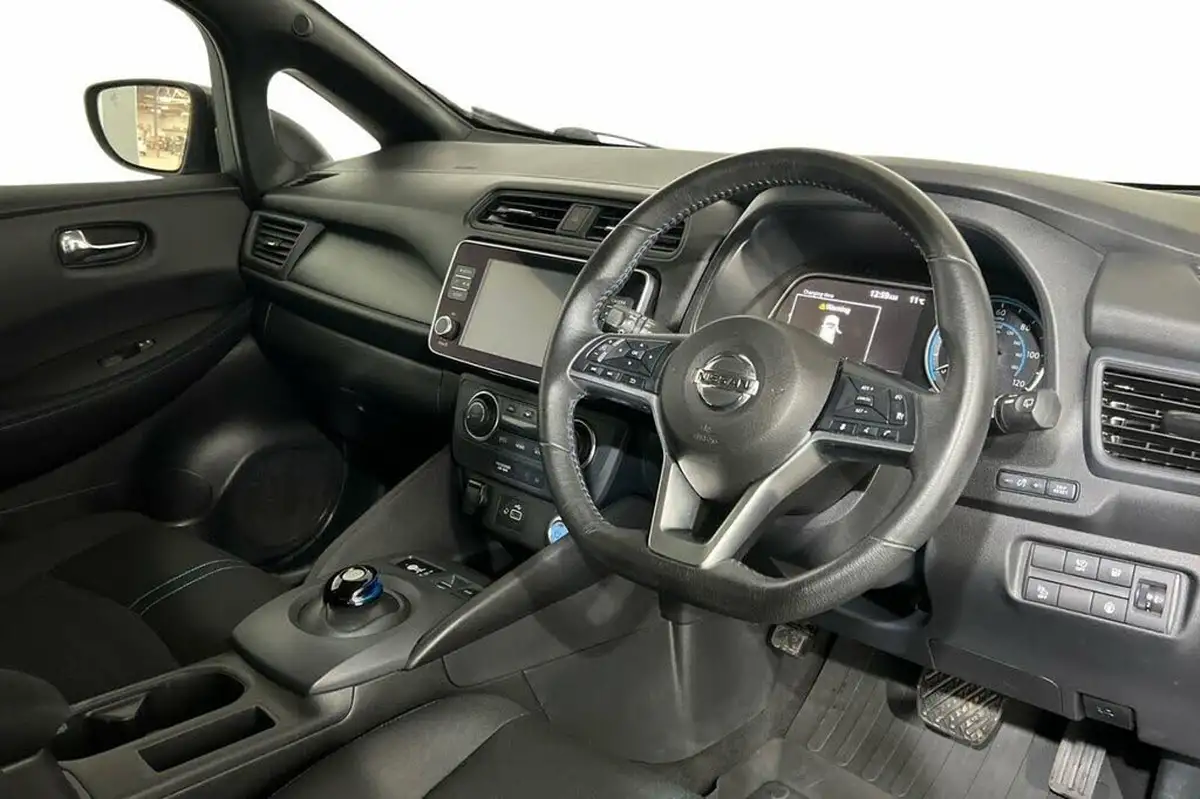 2022-nissan-leaf-e-acenta-big-6