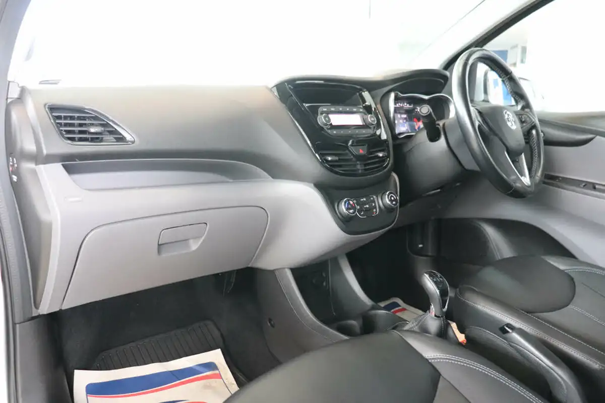 2017-vauxhall-viva-10i-sl-easytronic-big-3
