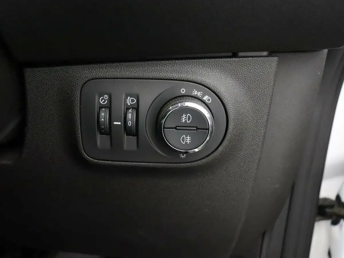 2018-vauxhall-corsa-14i-limited-edition-75ps-3d-big-22