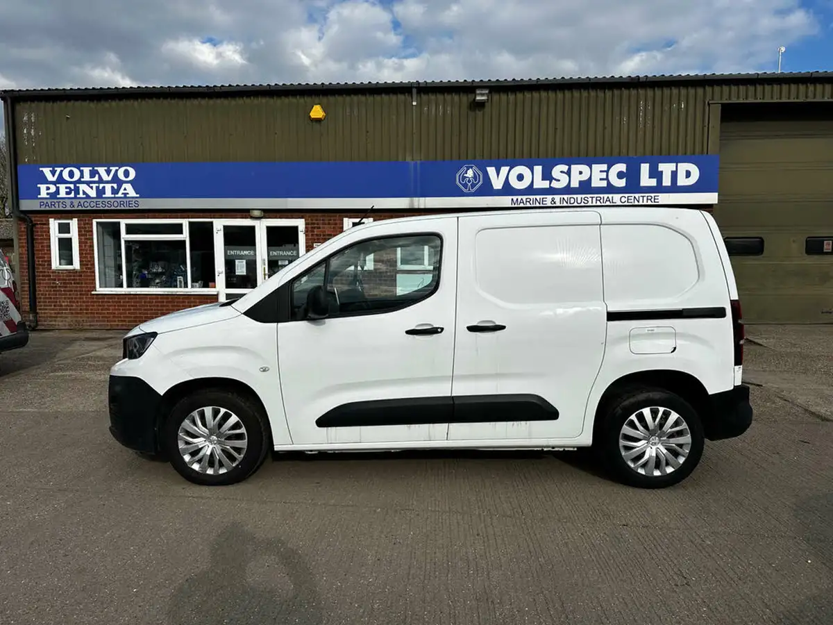 2019-peugeot-partner-16bluehdi-1000-professional-big-3